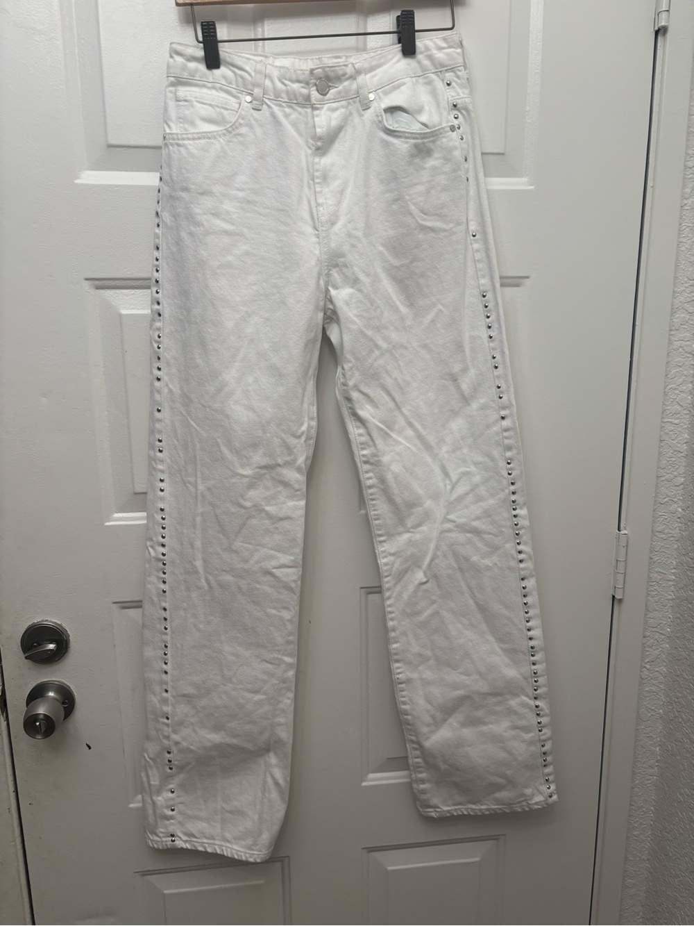 Zara White Straight-Leg Jeans with Studded Mid Rise Jeans
